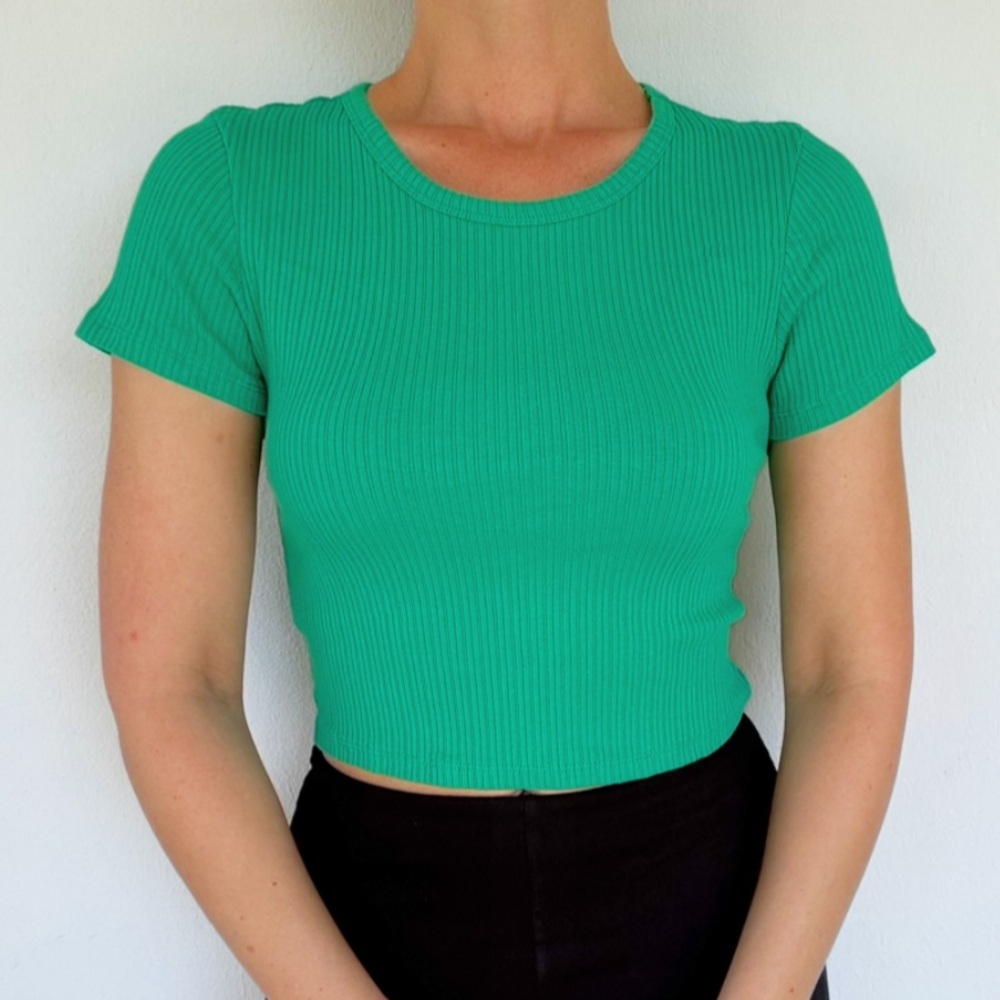 Fashion Nova green ribbed short sleeve crewneck crop top tee size medium